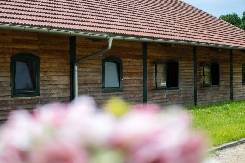 Stable with windows in Aubenhausen