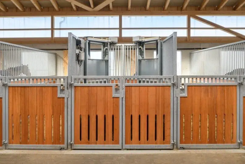 heufuetterung heubox pferdestall modern